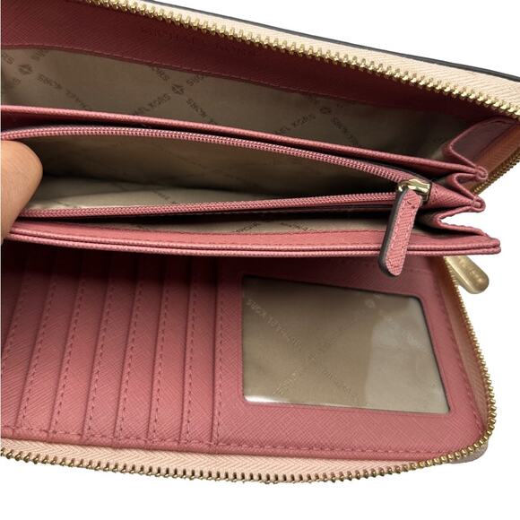 MICHAEL KORS JET SET TRAVEL CONTINENTAL WALLET IN BALLET MULTI - Picture 9 of 11